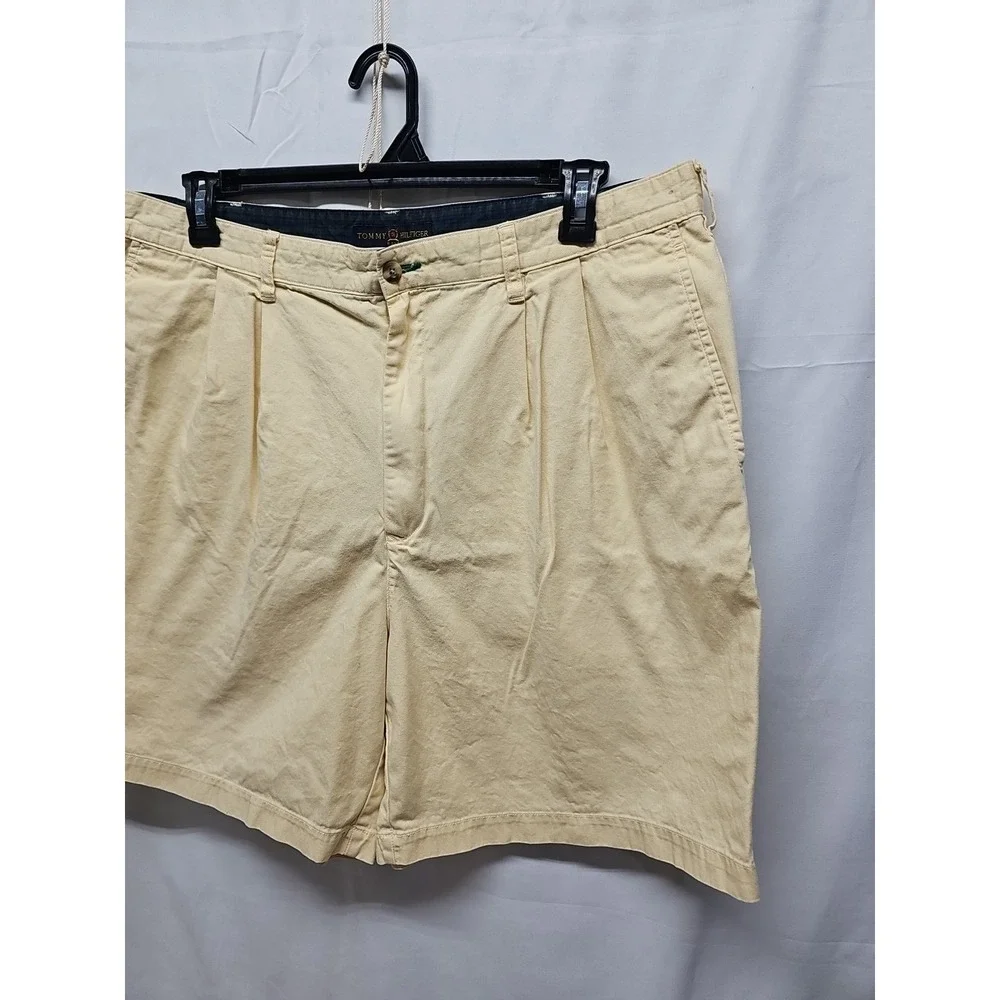 Tommy Hilfiger Mens Golf Shorts 38 Yellow Chino Pleated Slash Pockets 7'' Inseam